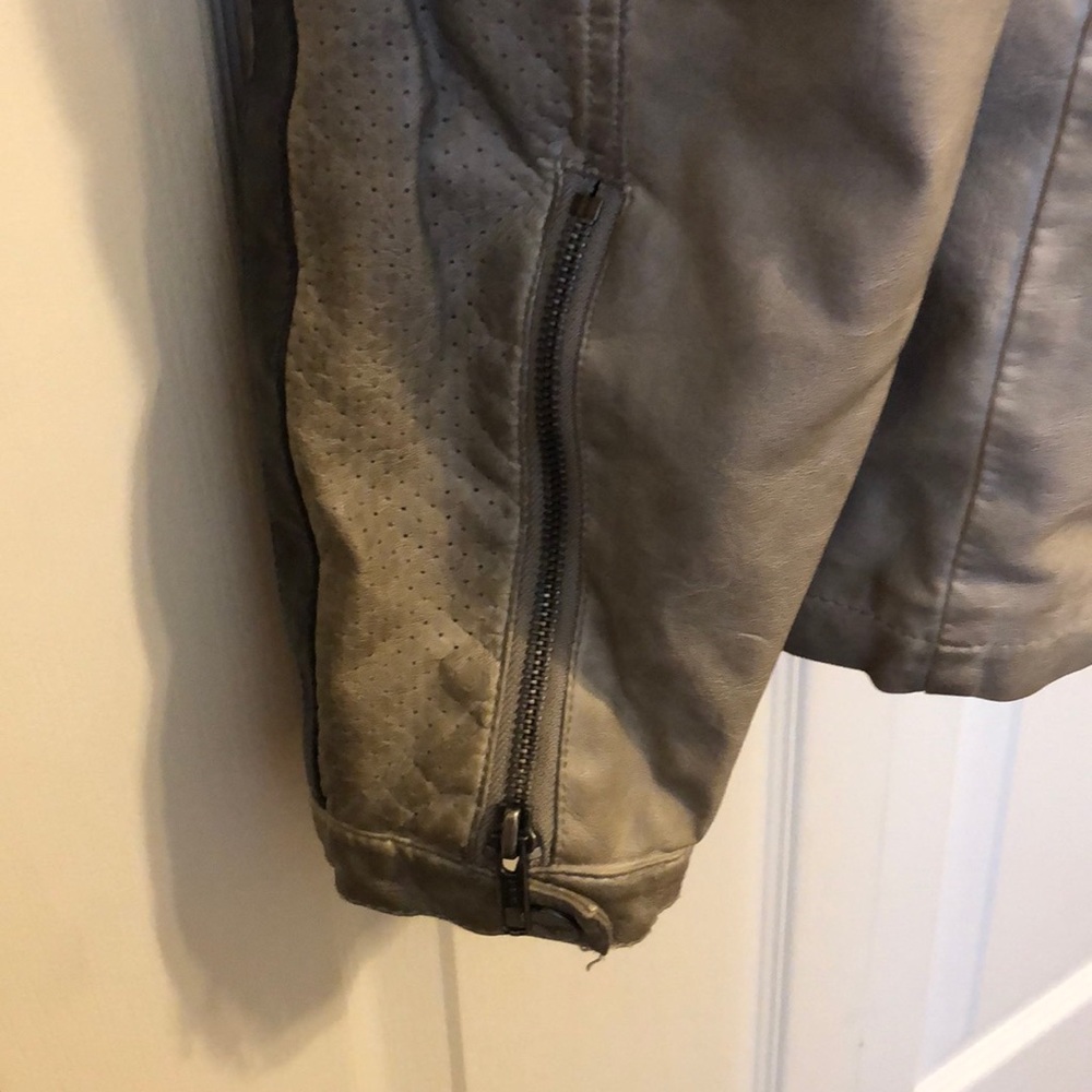 Distressed Leather Jacket - Picture 3 of 8
